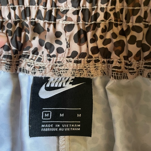 Nike running shorts - Picture 4 of 4